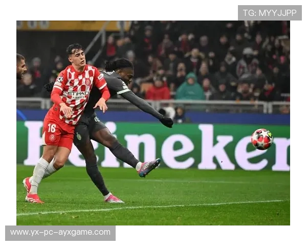 AC米兰前场强袭快速形成射门机会