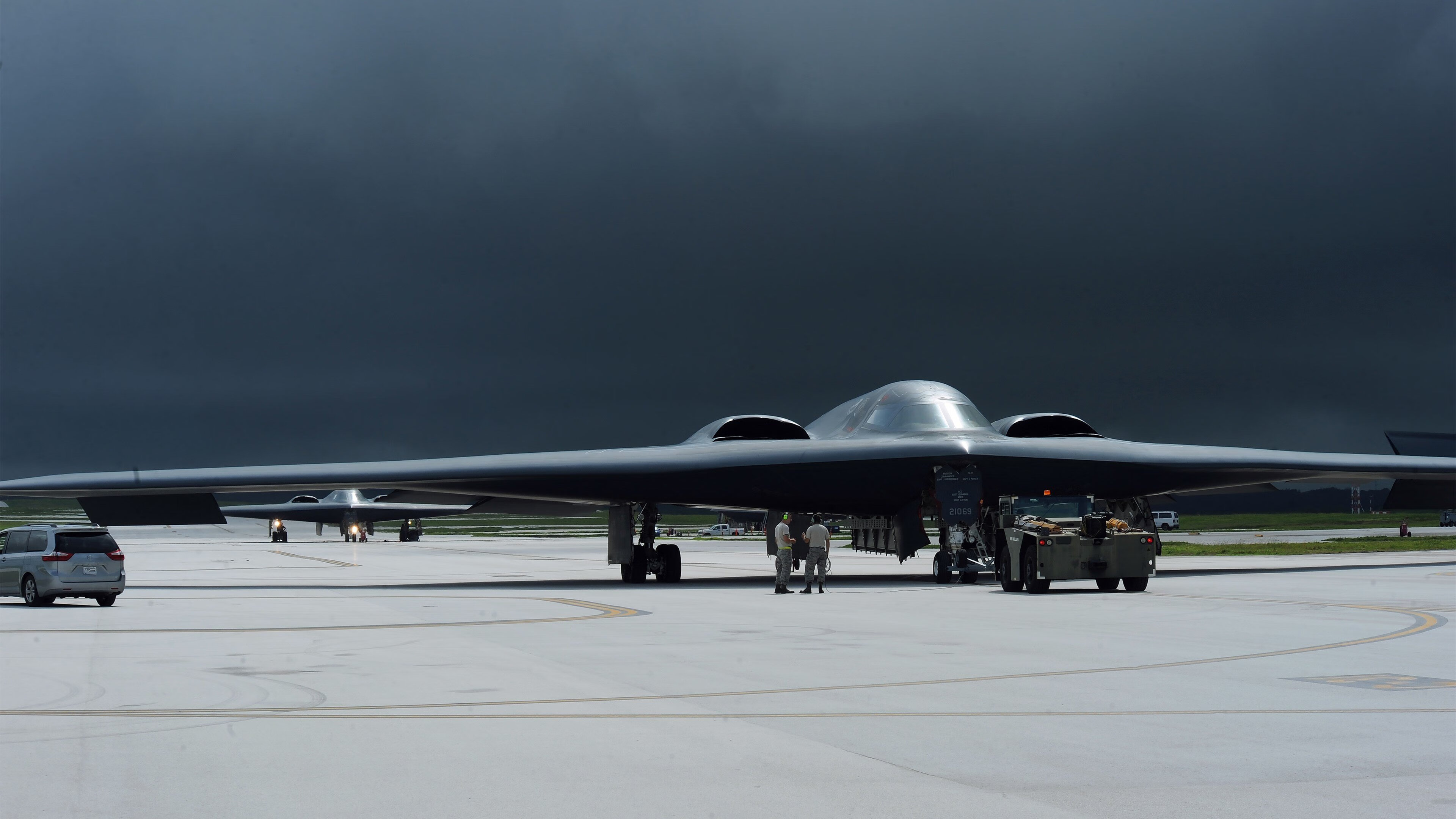 AYX官网-高位逼抢激活前场多点突破，高位进攻