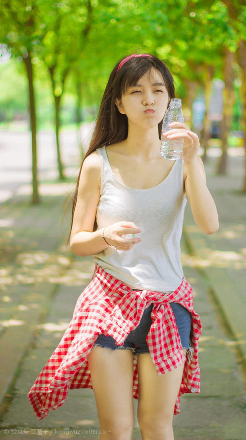 AYX SPORTS-保利娜·亚历山德拉·普费夫10米跳台决赛精彩亮相